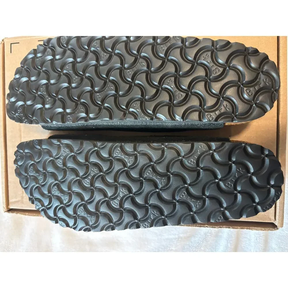 NWT Birkenstock Arizona - Shimmering size 40 (9-9.5)